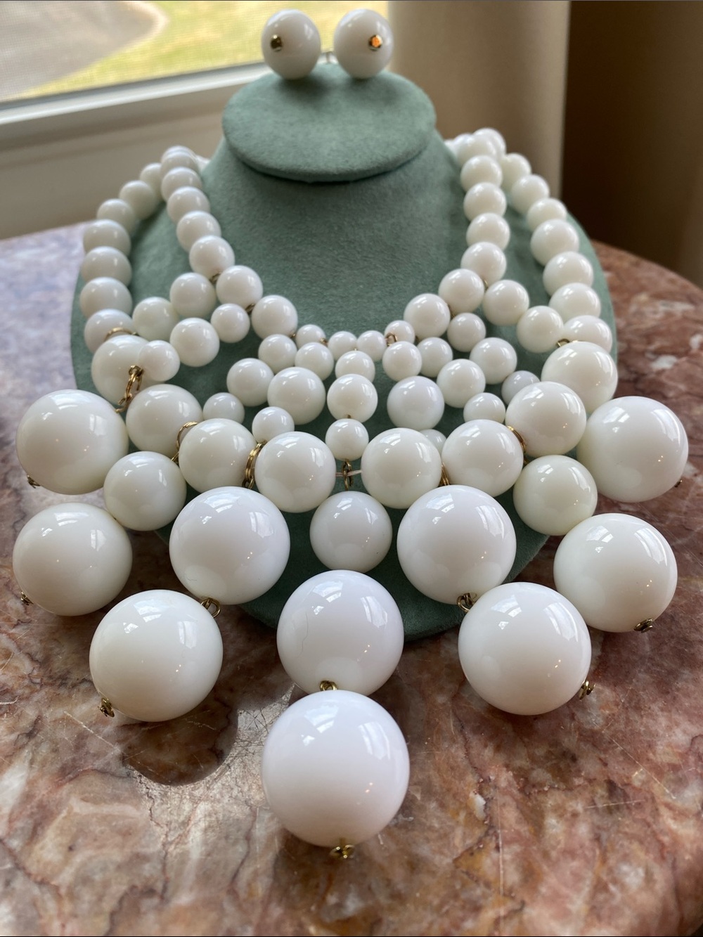 Vintage Lilly Rain Lucite Bubble Bead Bold Bead Necklace & Earring Set Gold Tone